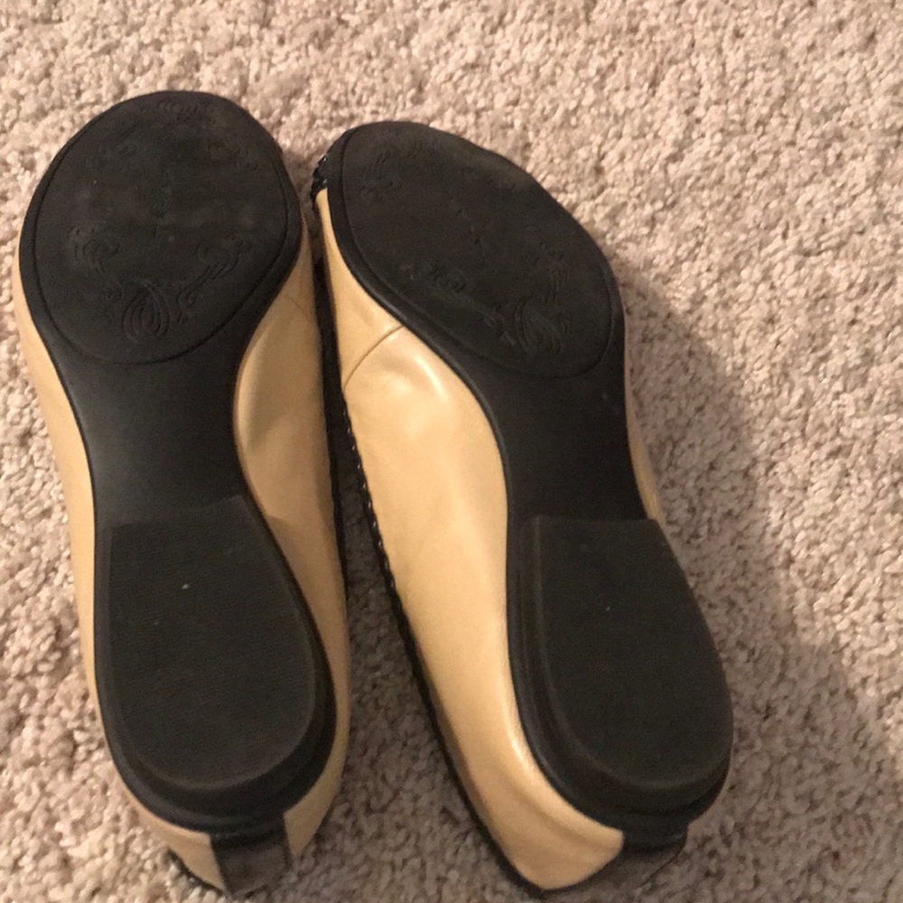 Tahari flats - Picture 3 of 4